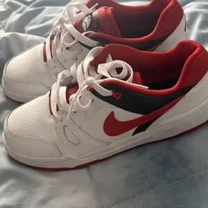 Nike Kids White, Red & Black Low-Top Sneakers